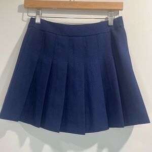 Medium pleated navy blue women’s skort